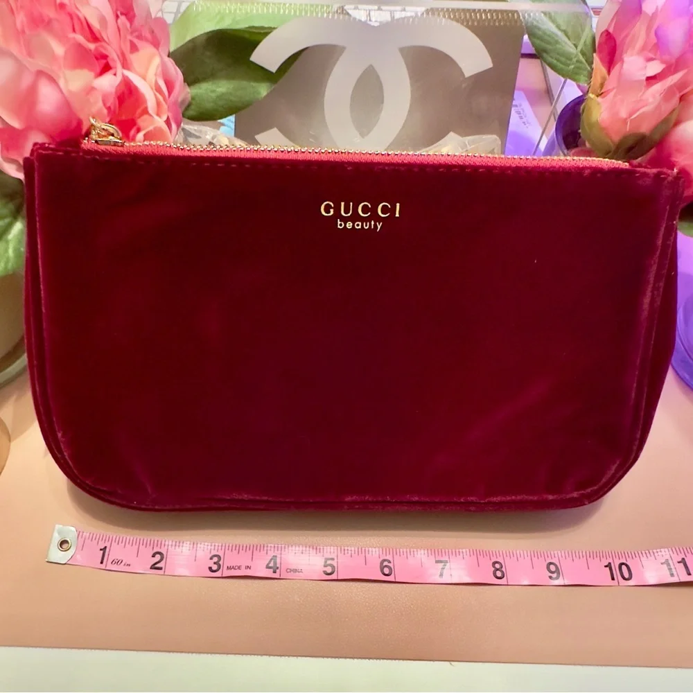 Black Velvet Gucci Beauty Makeup Bag - Picture 4 of 5